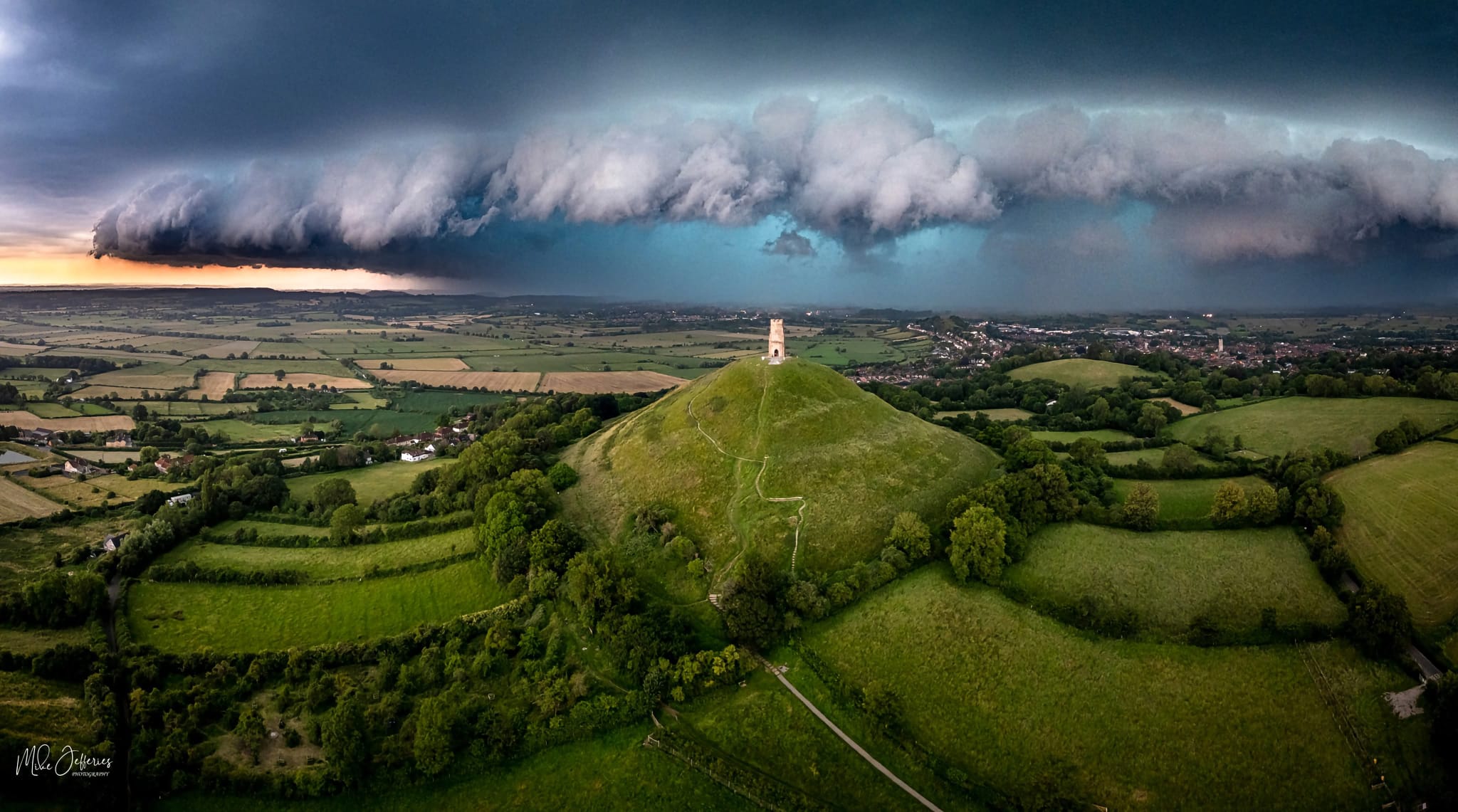 Welcome to the New Glastonbury Live